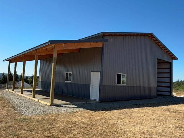 This Nor-Clad® built shop in Silver Lake, WA uses both Old Town Gray & Old Zinc Gray DTxl to achieve a sophisticated and durable building.
