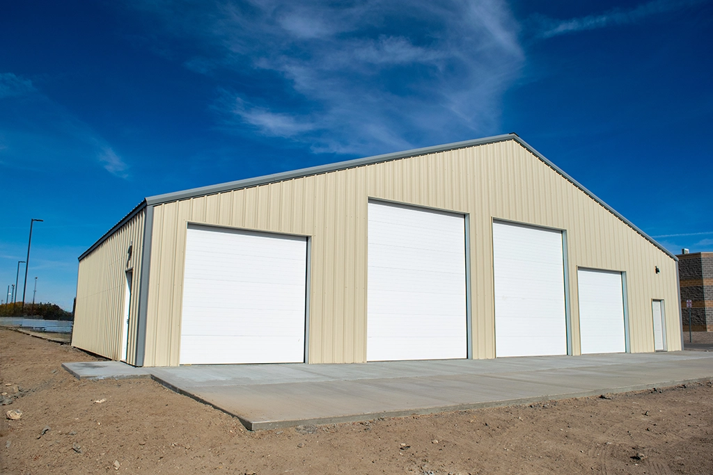 Jerome County Sheriff's Office in Jerome, ID featuring ASC Building Products' PBR Panel in Light Stone and Old Town Gray